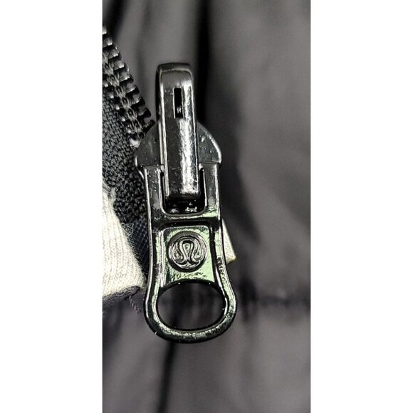 Lululemon Reversible Black Gray Puffer Quilted Jacket Zip Pockets Logo Size 6 - Picture 5 of 9